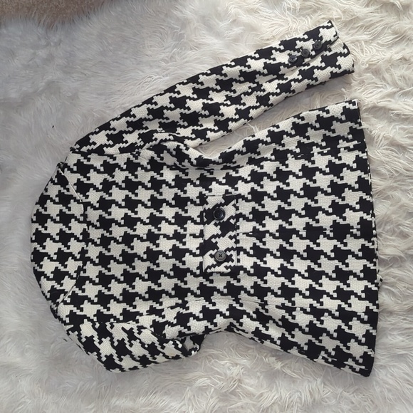 White House Black Market tailored houndstooth coat - Picture 5 of 8